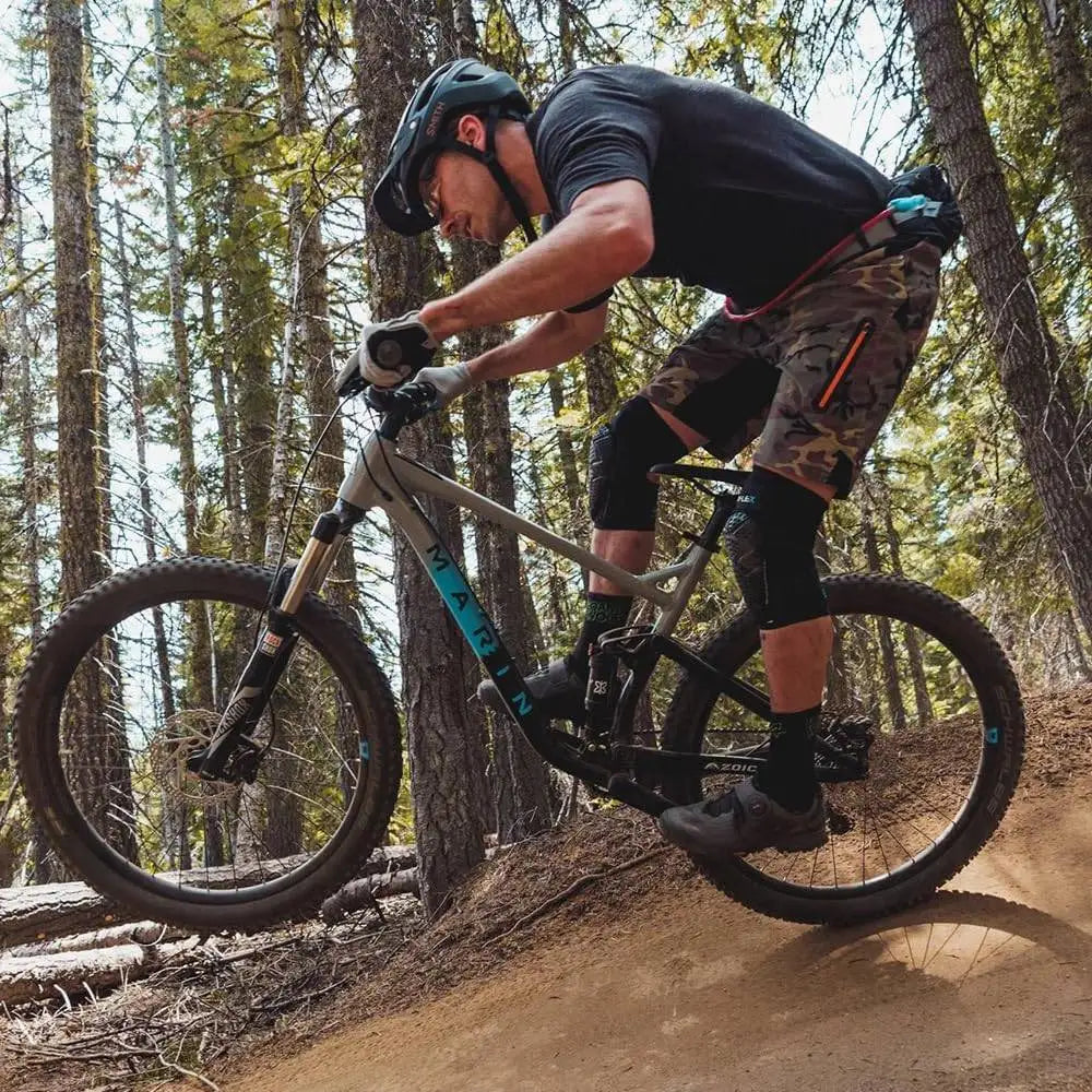 Hip Pack - with Organizer and Side Pockets, Bounce Free Hip Belt (2L, Black)