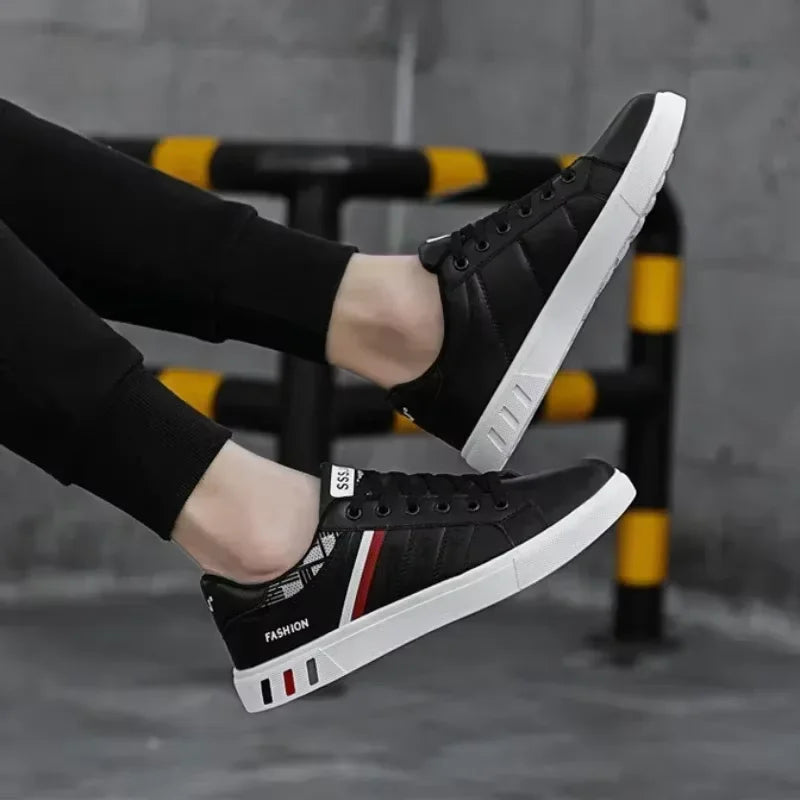 Men’s Flat Sports Shoes 2025 – Stylish Outdoor Sneakers for Spring & Autumn, Fashionable Vulcanized Casual Shoes