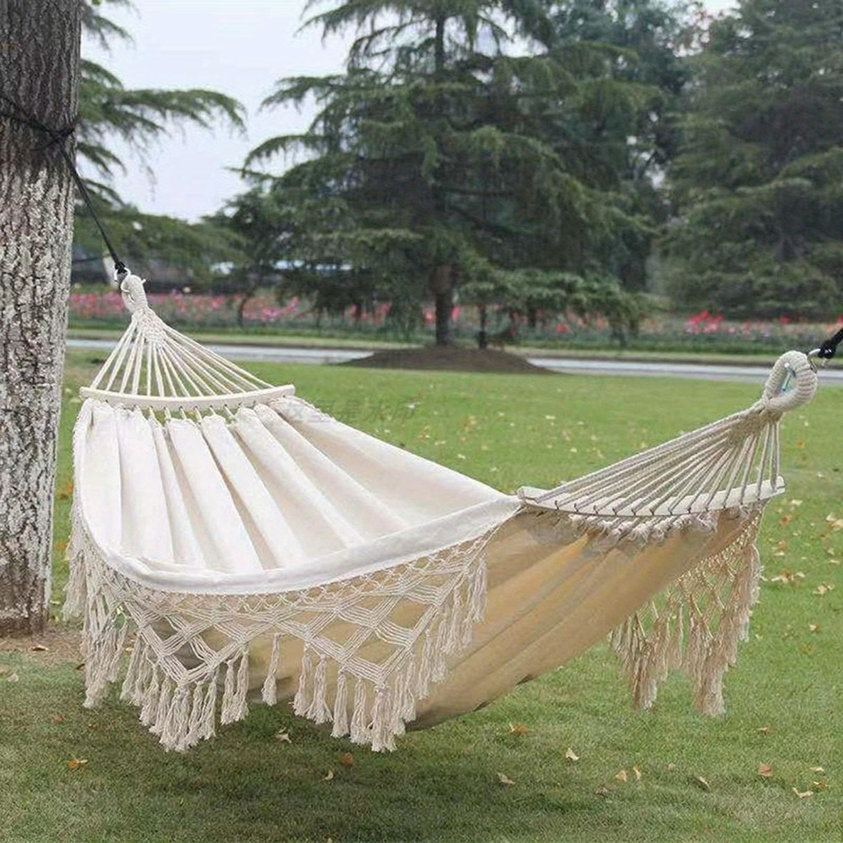 Tassel Hammock, Double Boho Hammocks with Fringe, Portable Camping Indoor Outdoor Garden Hammock Swing with Travel Bag, Max 500lbs Load Capacity for Outdoor, Garden, Patio, Wedding Decor White