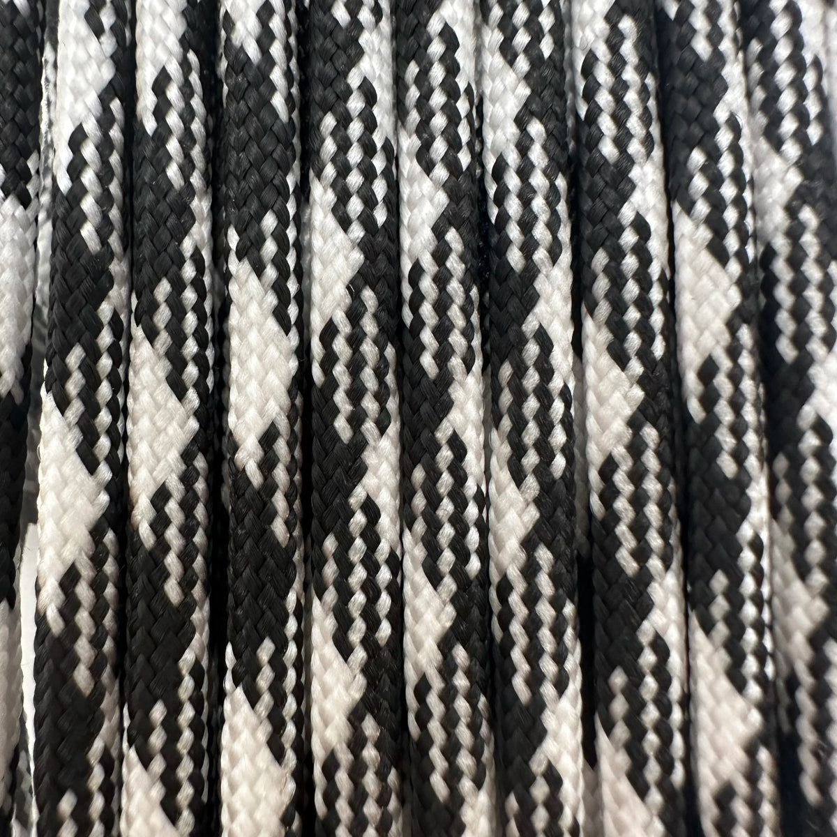 550 Paracord – 7 Core, 4mm, 5m to 31m, 9 Colors