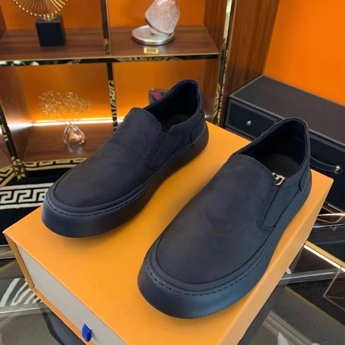 2025 Men’s Spring Summer Ice Silk Casual Shoes – Breathable Slip-On Sneakers with Platform Sole | Lightweight Trendy Board Shoes