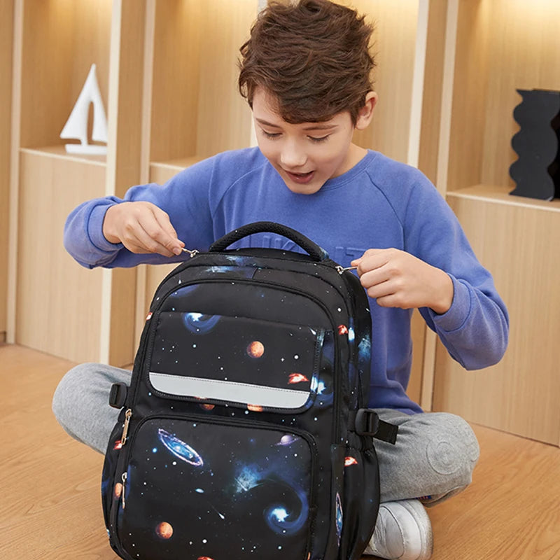 Children's backpacks for boys, grades 1 to 3 to 6, boys, primary school students, new model, reducing burden, protecting the spi