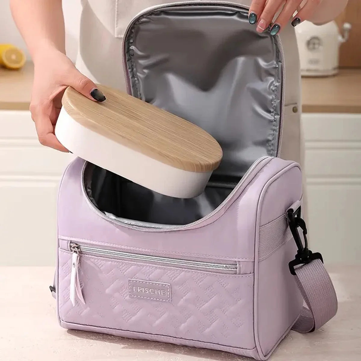 Portable Lunch Bag Food Thermal Box Durable Waterproof Office Cooler Lunch Box with Shoulder Strap Picnic Bag for Couples Unisex